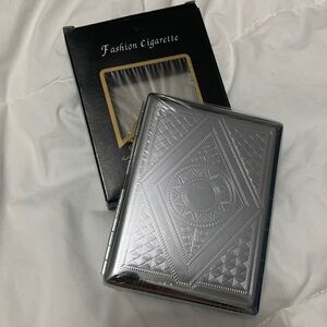 Elegant Vintage Fashion Cigarette Case